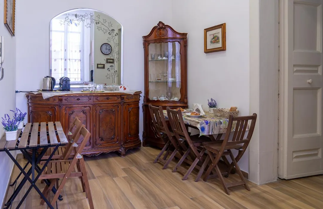 B&B Palazzo Sersale Napoli-1
